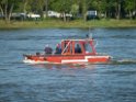Motor Segelboot mit Motorschaden trieb gegen Alte Liebe bei Koeln Rodenkirchen P098